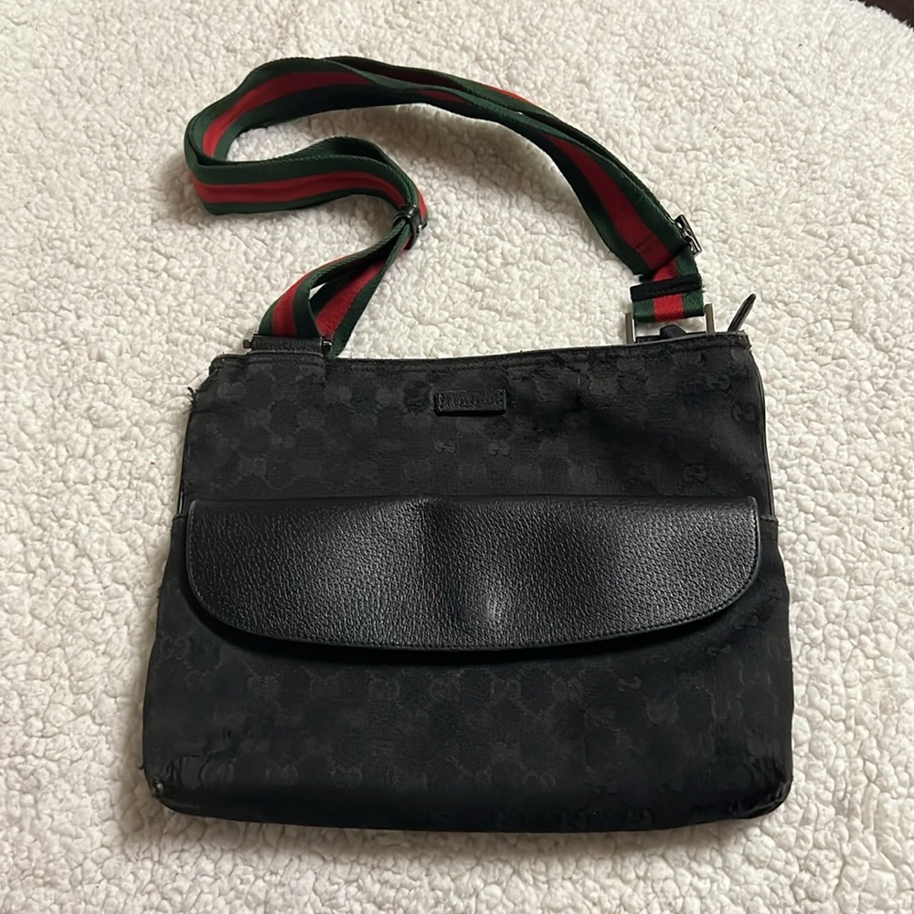 Gucci Black Crossbody Bag with Red and Green Strap